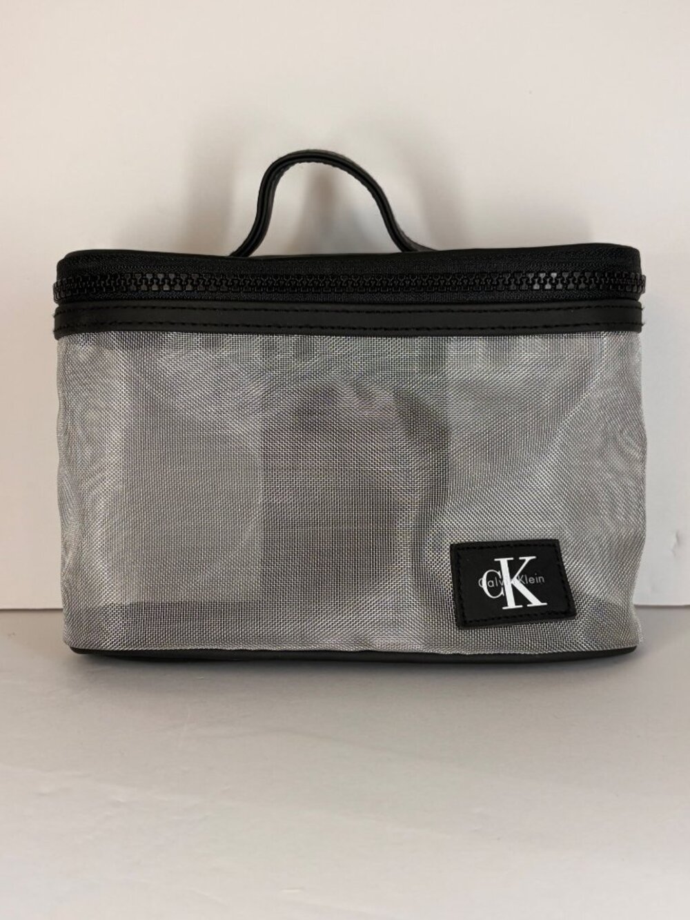 Calvin Klein Makeup Cosmetic Travel Toiletry Bag Organizer Case Mesh Zip